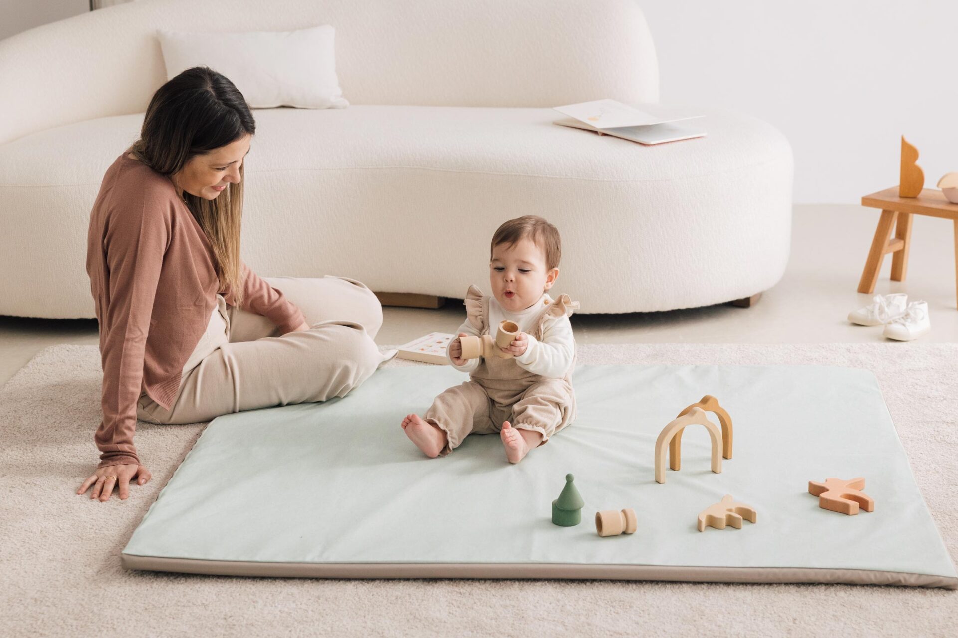 enrollagateo basics madre e hijo
