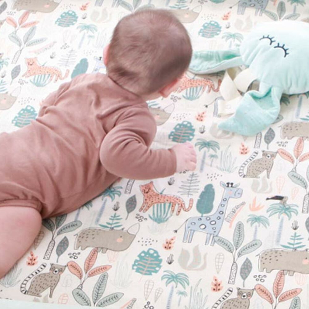 bebe boca abajo - tummy time